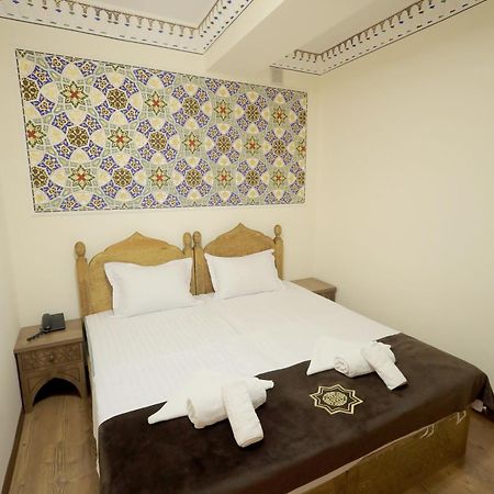 בוקורו Iman Boutique Hotel מראה חיצוני תמונה