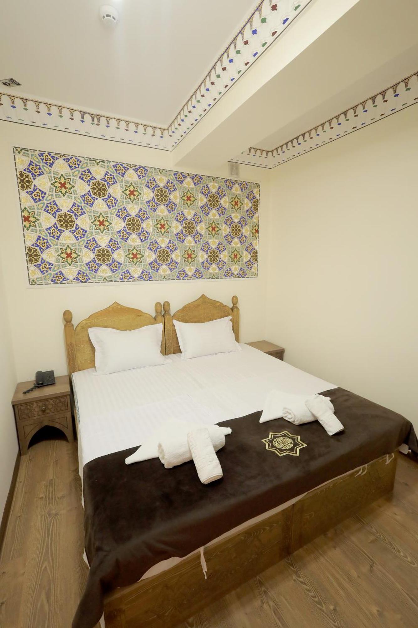 בוקורו Iman Boutique Hotel מראה חיצוני תמונה